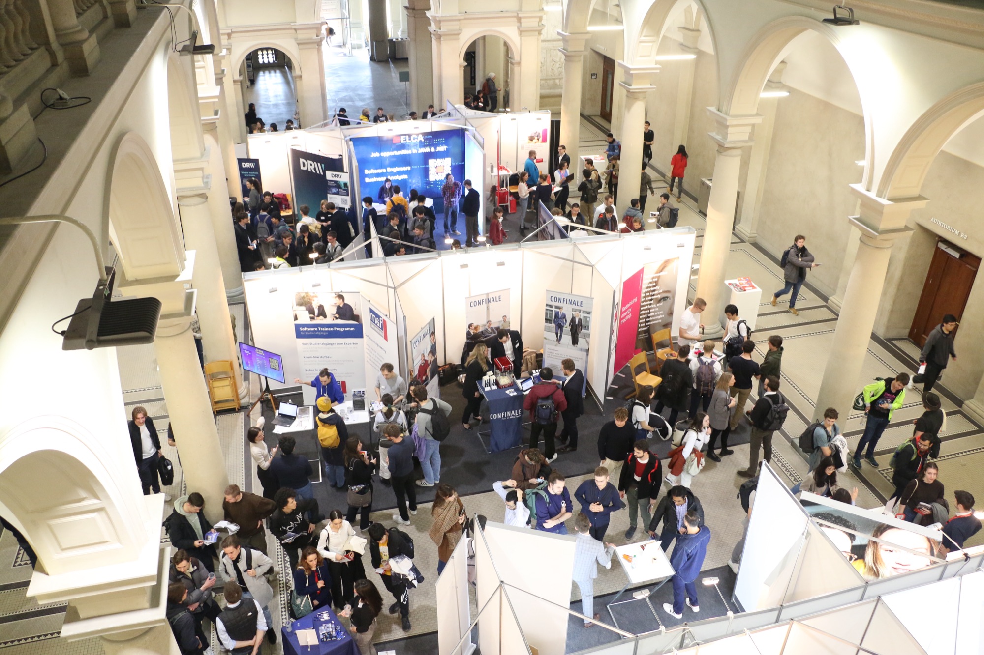 Students crowding the booths in the ETH main hall, MindPhair 2024